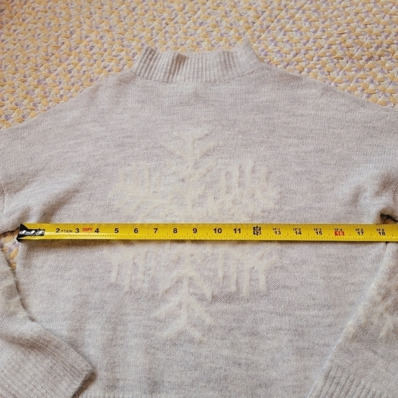 2/$20 Jessica Simpson Snowflake Sweater - Picture 7 of 10